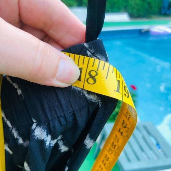 BCBG MAXAZRIA large black & white silky romper sleeveless belted asymmetric hem - Picture 10 of 16